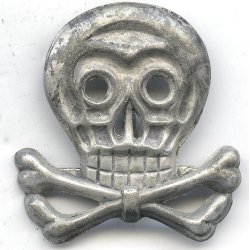 German WW1/WW2 Braunschweig IR-92/HR 17 Totenkopf cap badge