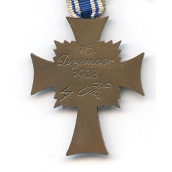 German WW2 Mother's Cross in Bronze with bag of issue 'Grossmann &amp; Co'