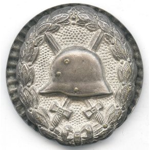 German WW1 Wound badge in silver 1914-1918  Screw back 'Deumer'