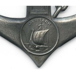 Navy anchor and chain metal decoration