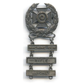 US WW2 Expert marksman badge with Machine gun, Rifle & Bayonet qualification bar