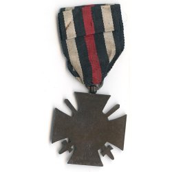 German WW2 Hindenburg cross for Combatants &amp; Award Document