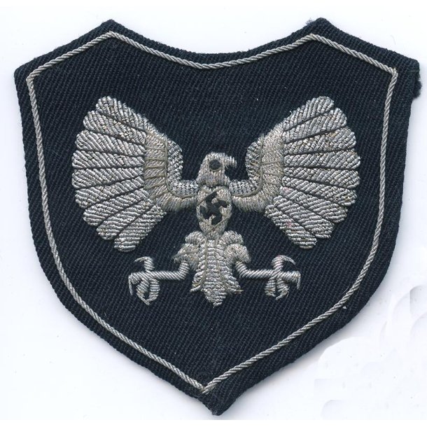 German WW2 BDM Ringf�hrerin breast insignia - !!RARE!!