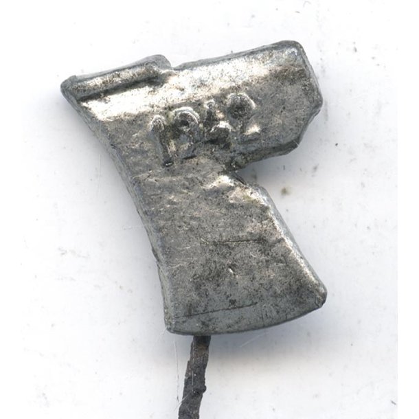 Finnish WW2 Home Front Volunteer Badge 1942
