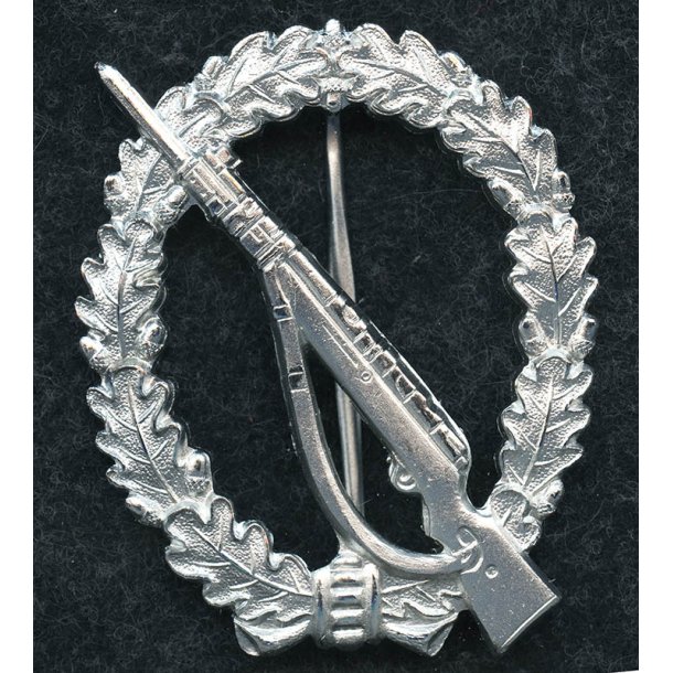 Infantry assault badge in Silver 1957 'Steinhauer&amp; L�ck'