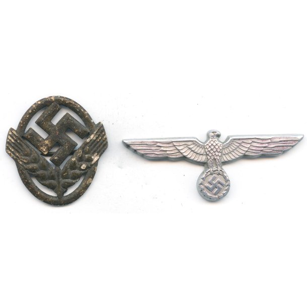 German WW2 2 x cap badges