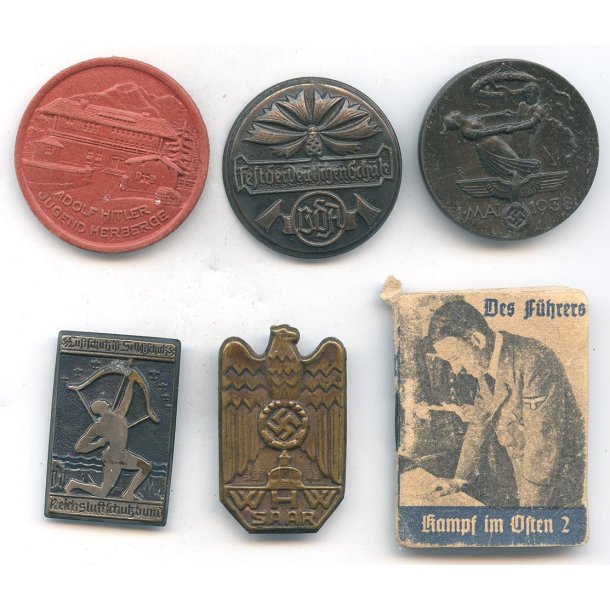 German WW2 6 x small badges etc