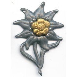 German WW2 Gebirgsj�ger Edelweiss cap badge