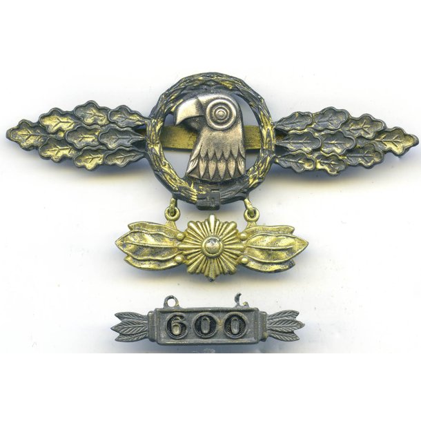 German WW2 Luftwaffe Reconnaissance(Aufkl�rer) clasp in Gold with star pendant