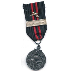 Finnish WW2 Winter war medal with Swords for combatants 'SUOMUSSALMI'