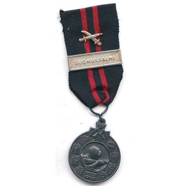 Finnish WW2 Winter war medal with Swords for combatants 'SUOMUSSALMI'