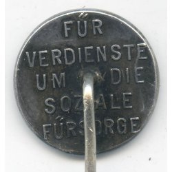 German WW2 Nationalsozialistische Volkswohlfahrt ( NSV ) honor badge