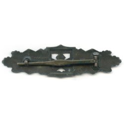 German WW2 Close Combat Clasp in bronze 'JFS'