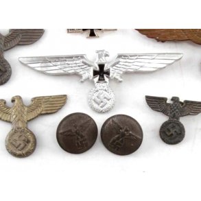 German WW1-2 Metal insignia etc