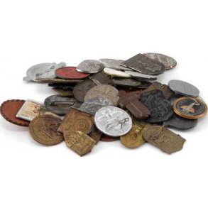 German WW1-2 Tinnies and small badges